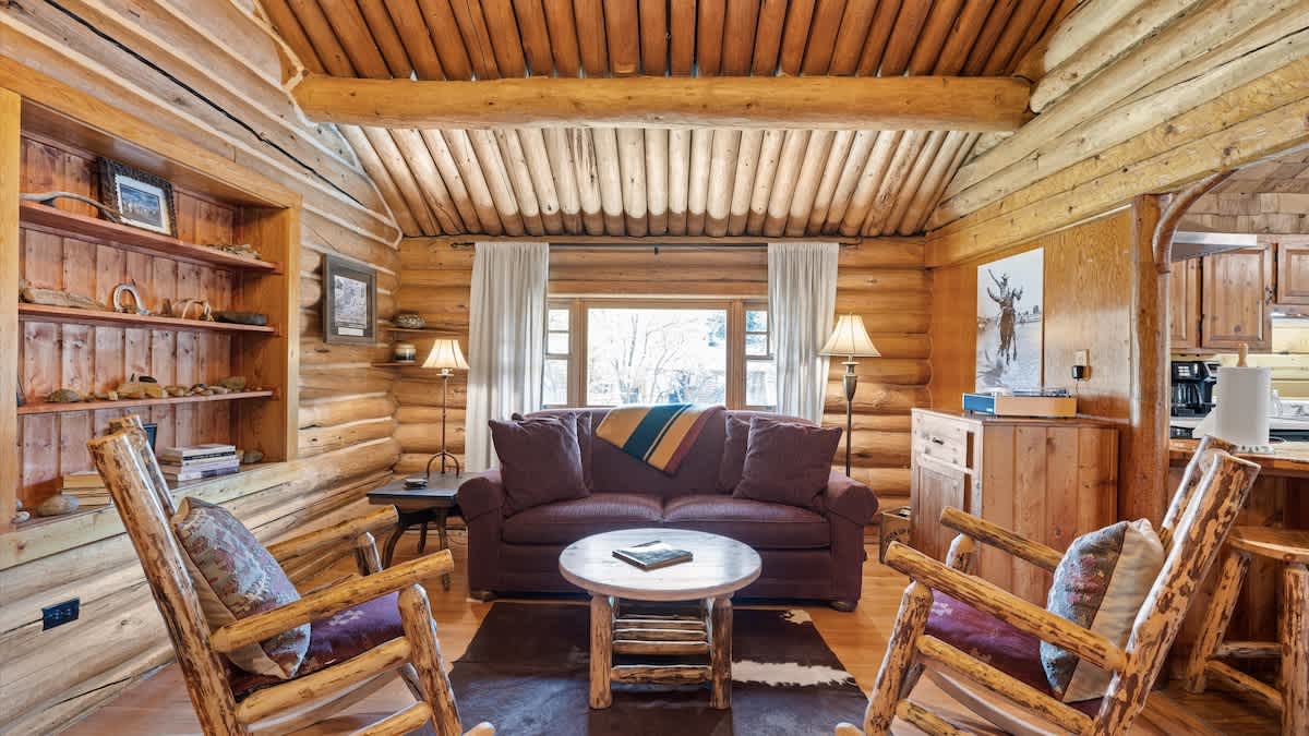 Rendezvous Lodge