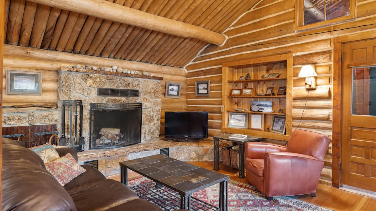 Rendezvous Lodge