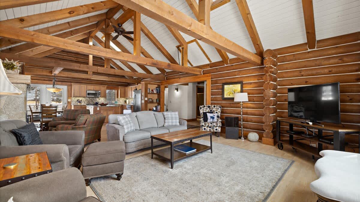 Grizzly Peak Cabin