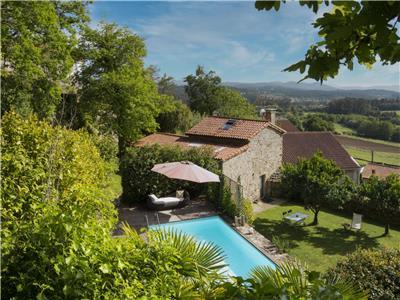  with heated Pool and jacuzzi near Santiago de Compostela