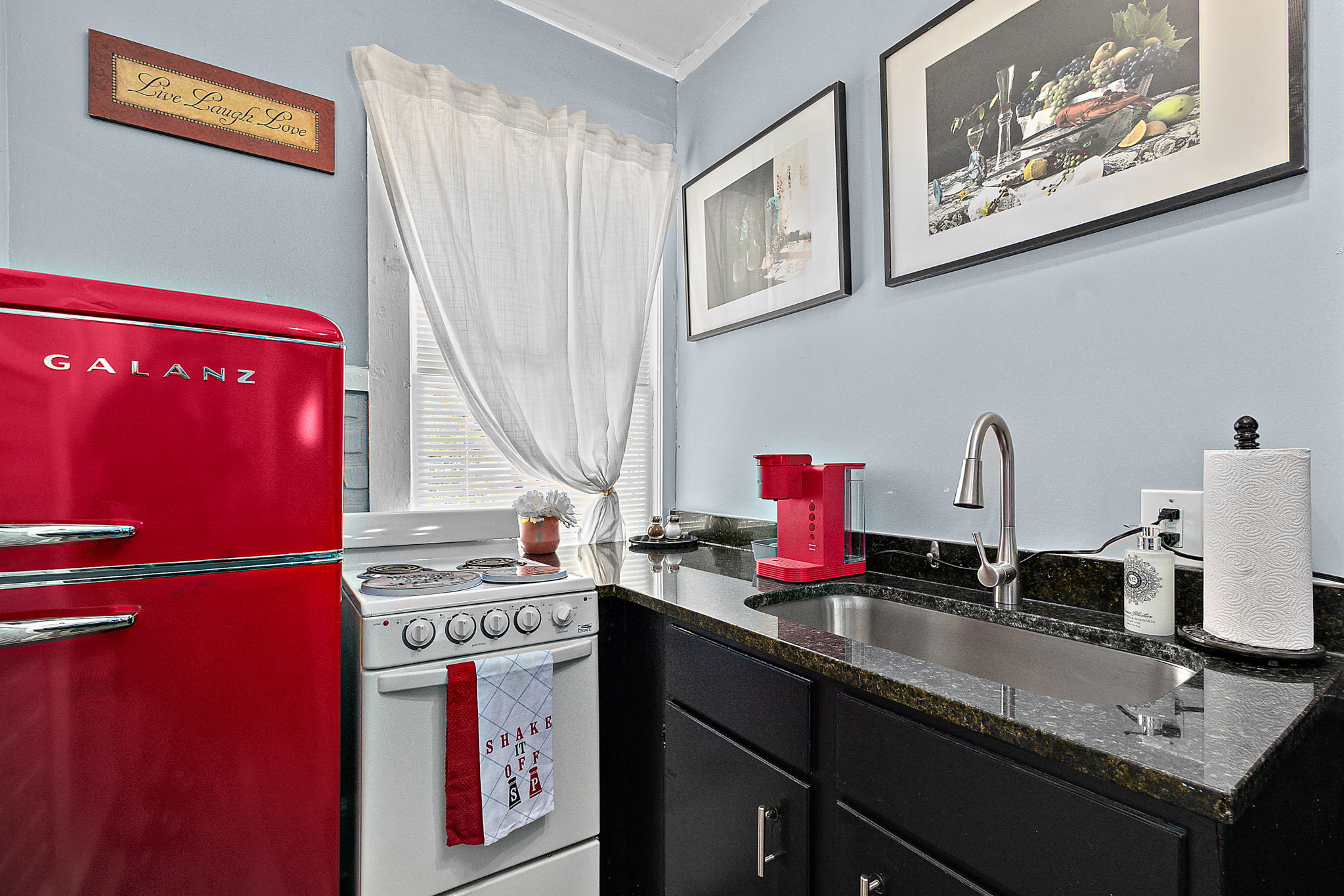 Casa Bella - Chic Apt- Steps to Historic District! — photo 8