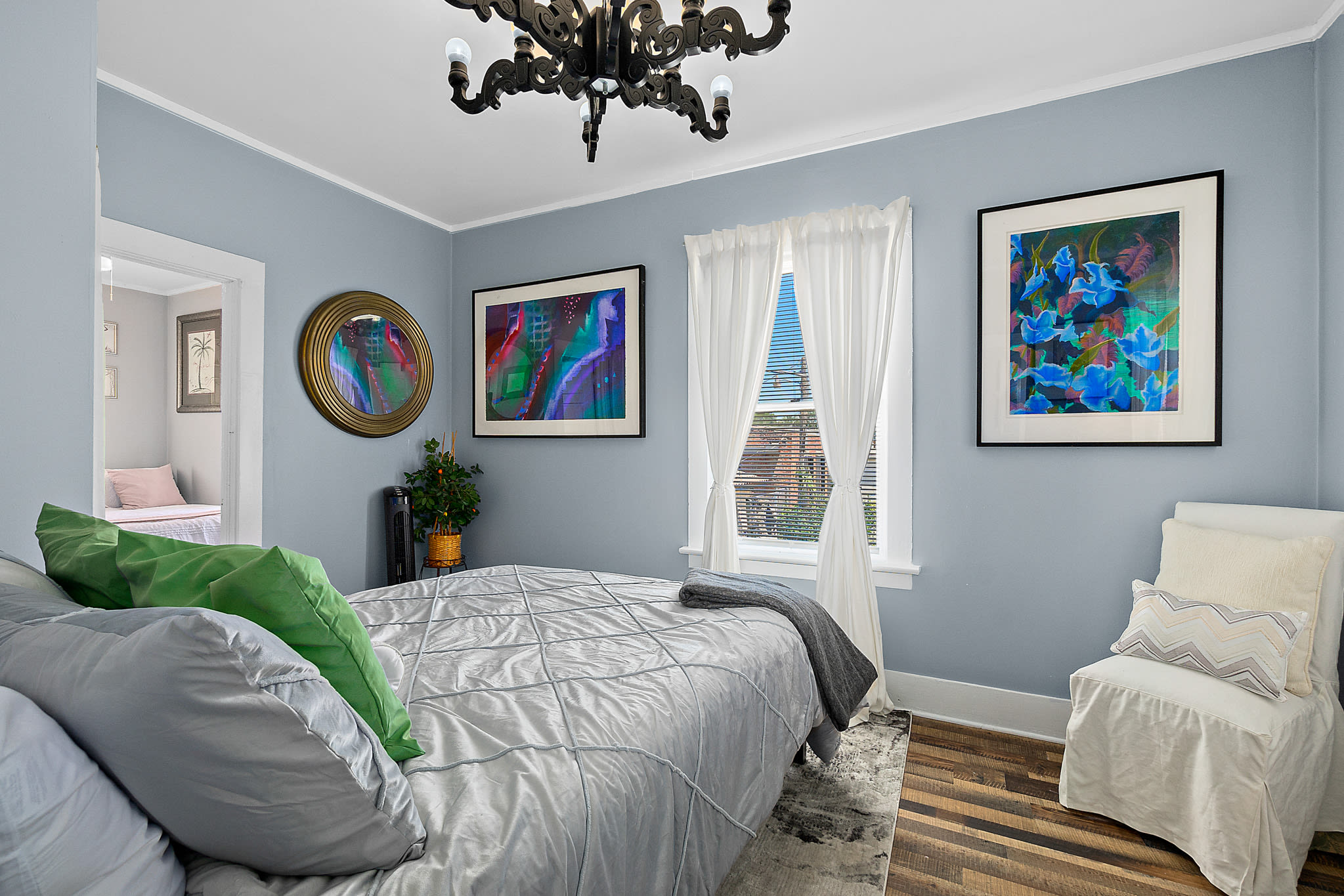 Casa Bella - Chic Apt- Steps to Historic District! — photo 16