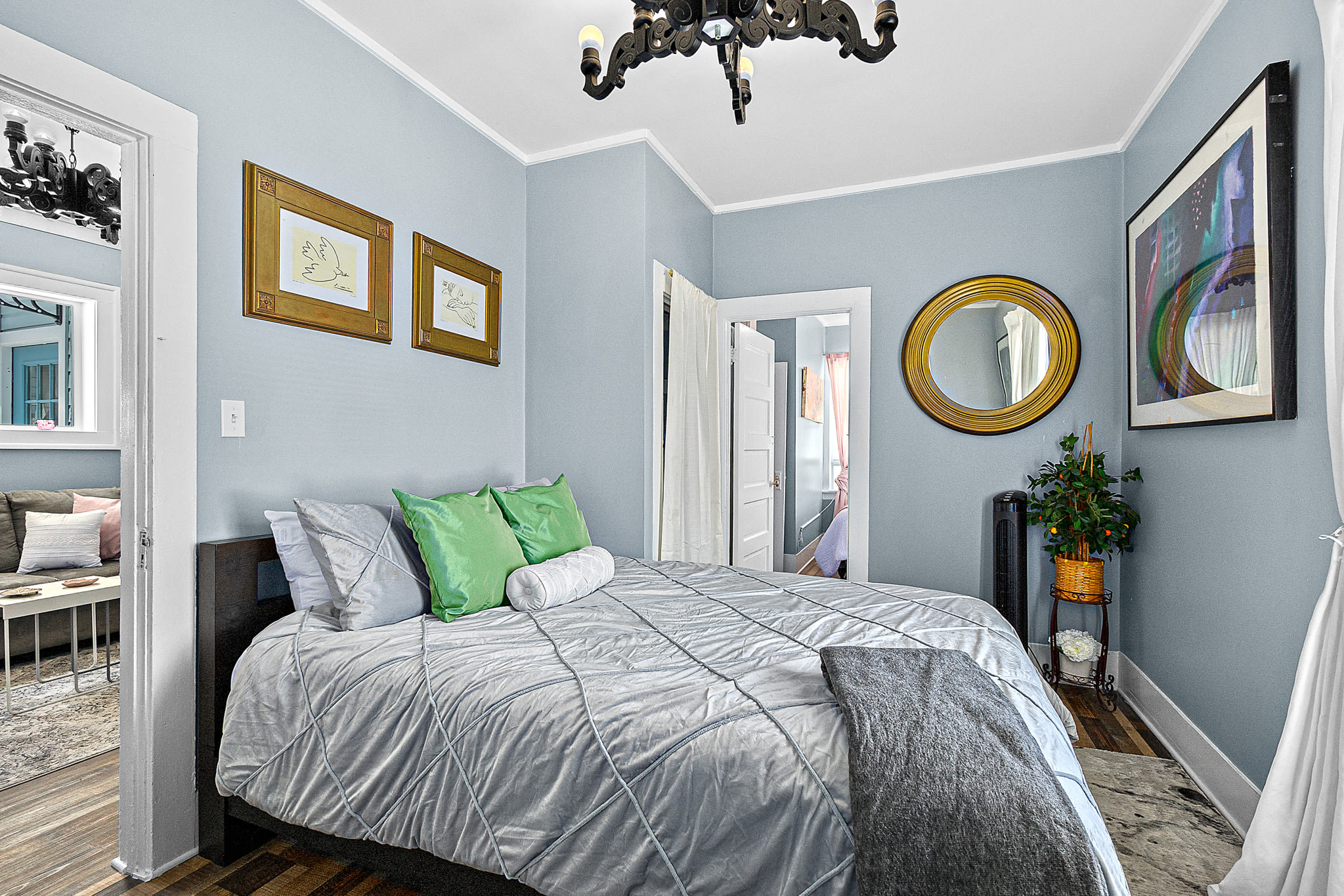 Casa Bella - Chic Apt- Steps to Historic District! — photo 15