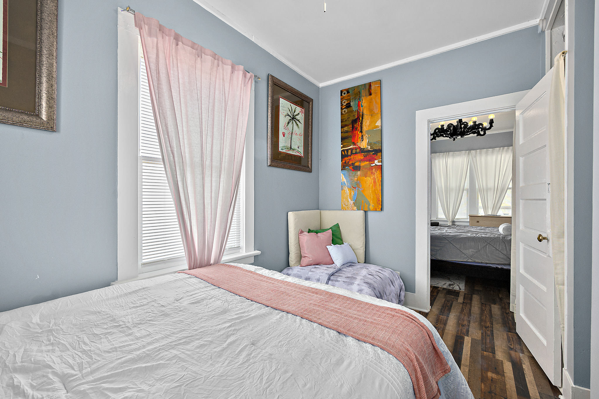 Casa Bella - Chic Apt- Steps to Historic District! — photo 19