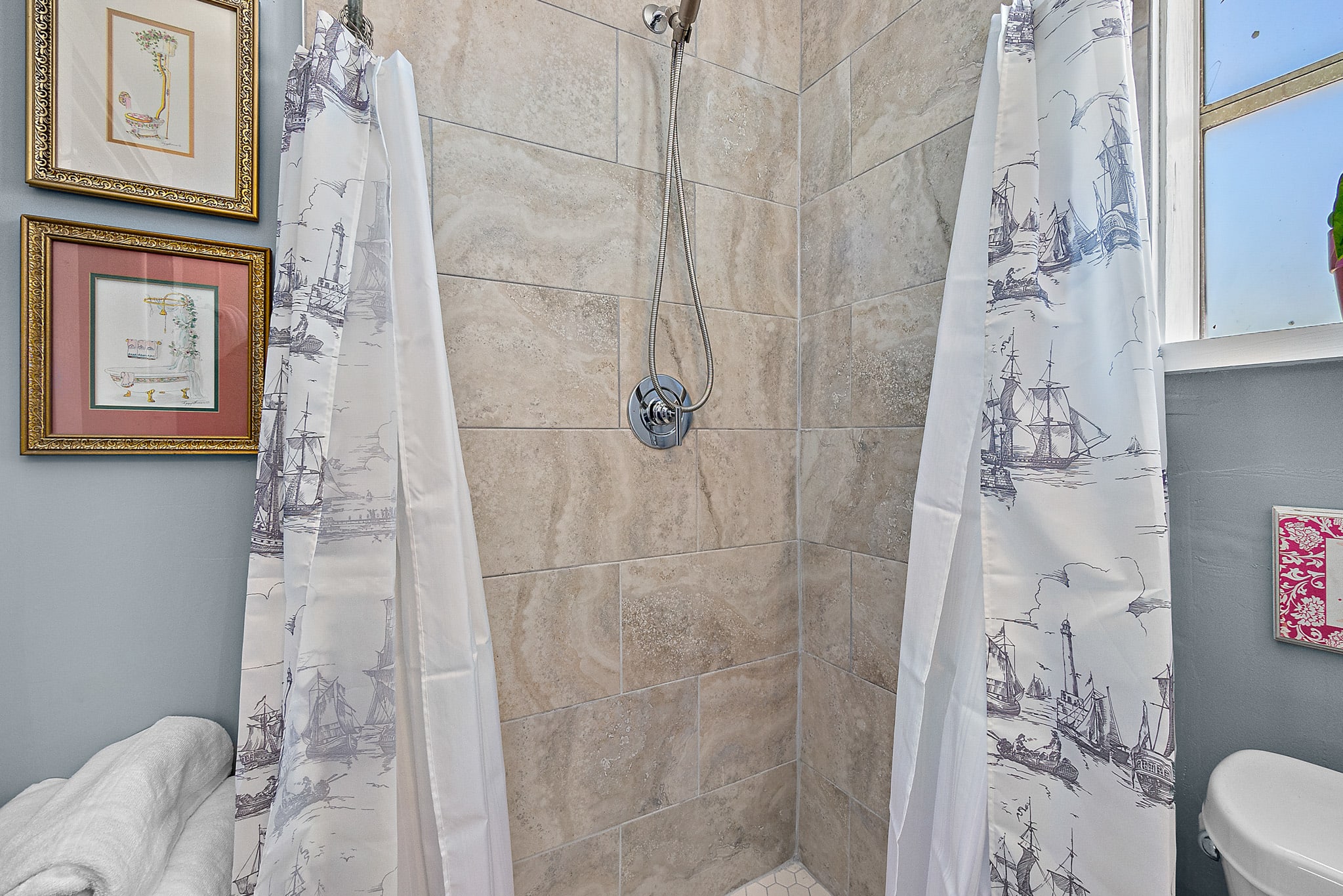 Casa Bella - Chic Apt- Steps to Historic District! — photo 20