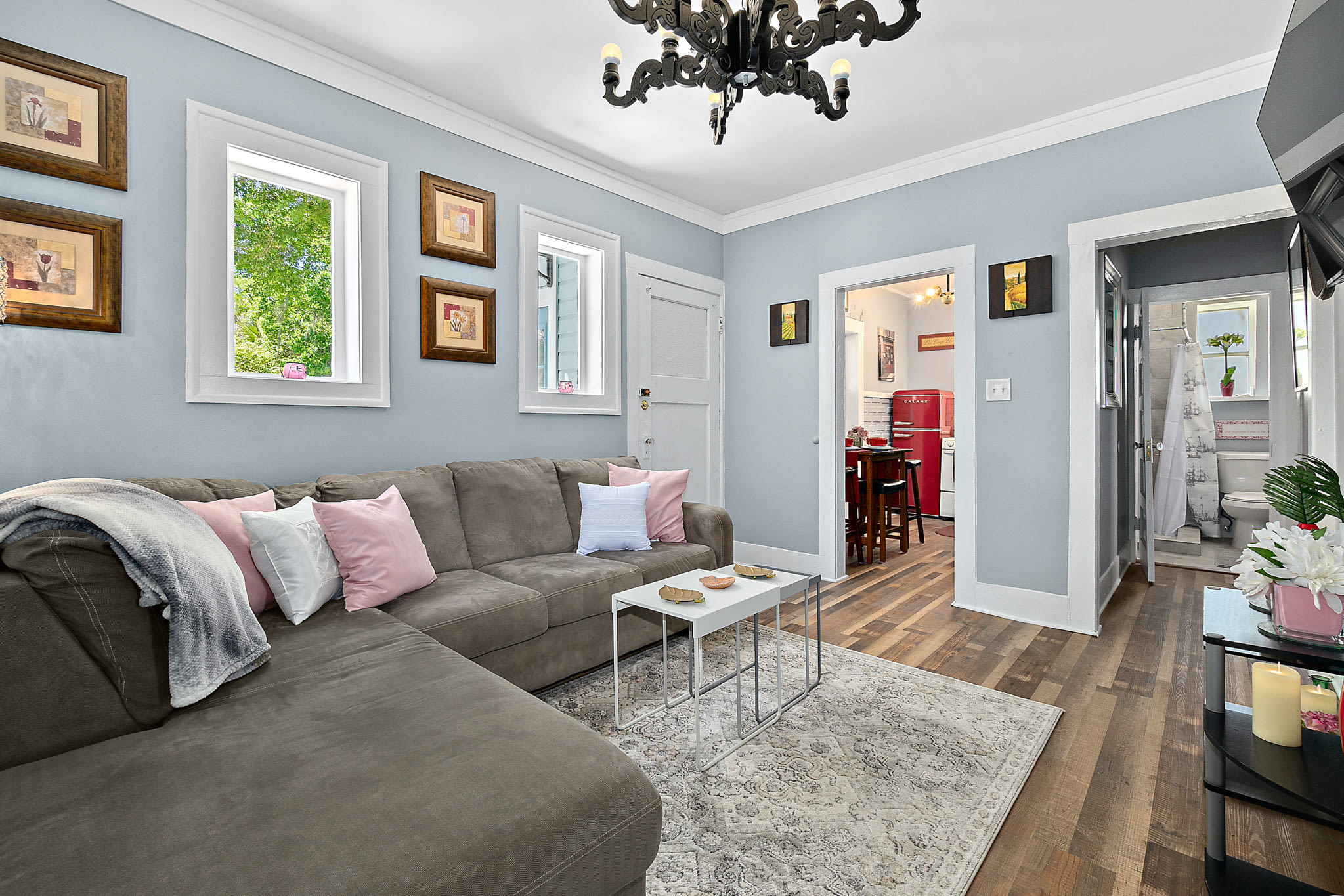 Casa Bella - Chic Apt- Steps to Historic District! — photo 4