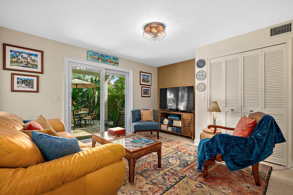 Casa DeSoto - Luxury Downtown Oasis — photo 16