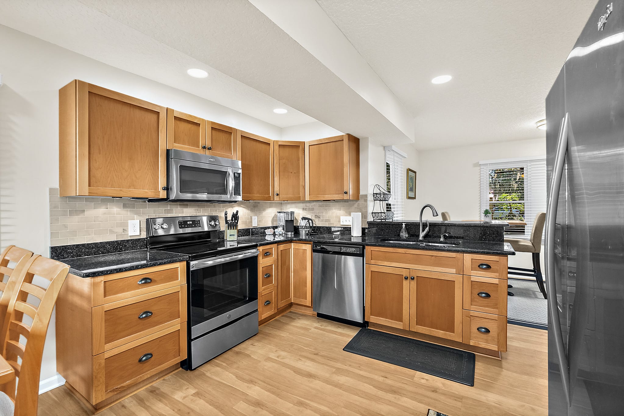 Fullerwood Park Retreat 5 min to Downtown Sleeps 6 — photo 11