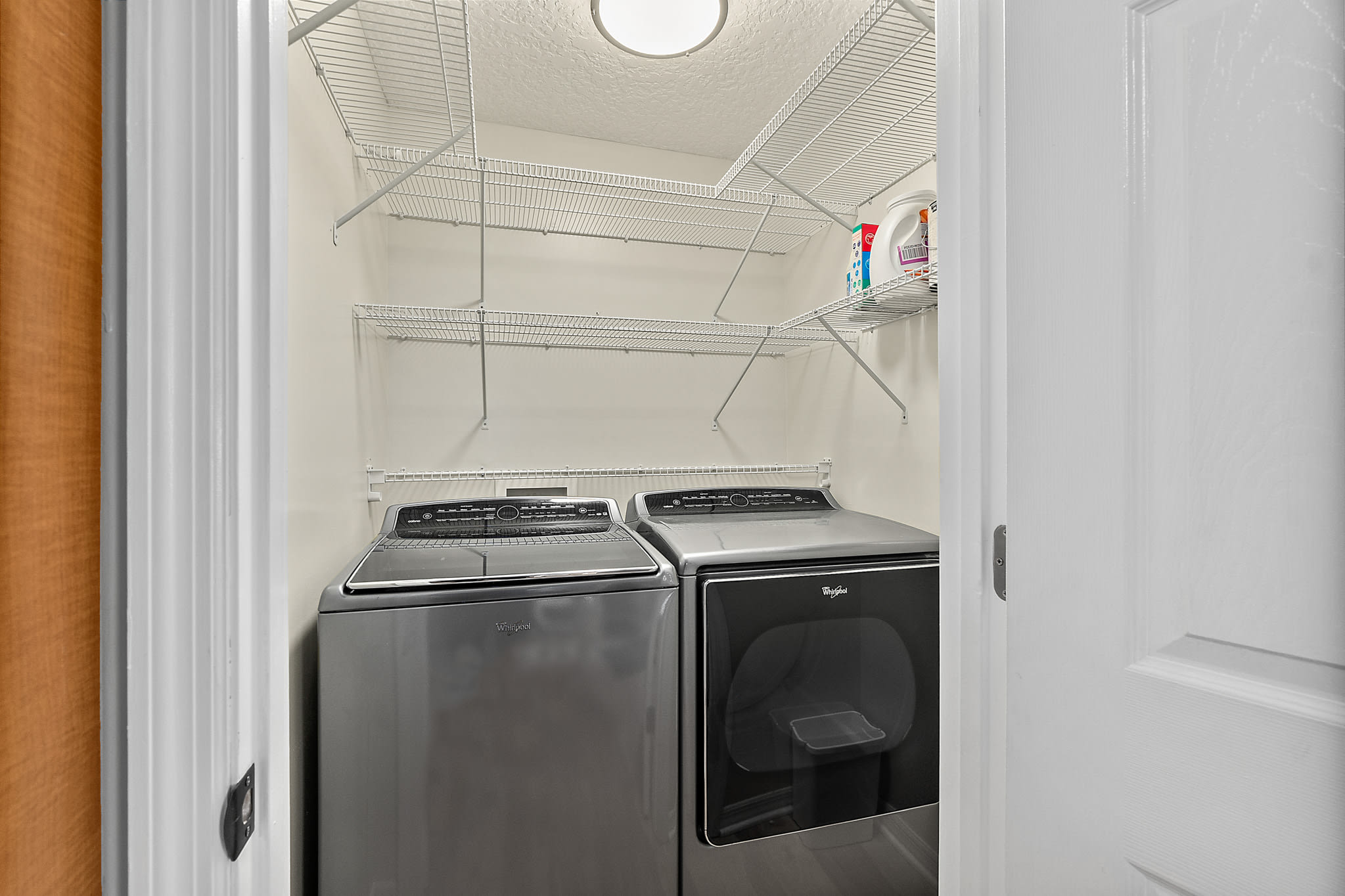 Fullerwood Park Retreat 5 min to Downtown Sleeps 6 — photo 15