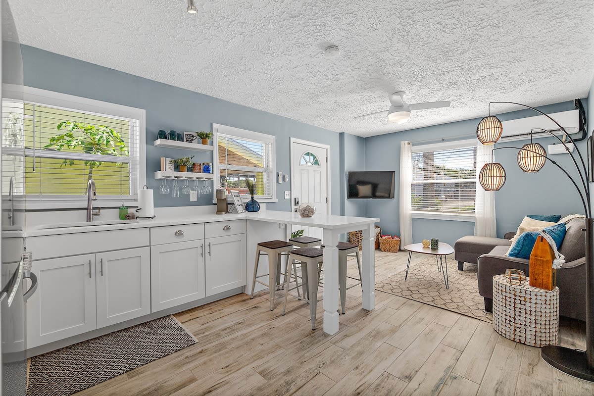 Deja Blue l Fire pit l Steps to Beach l Dogs OK — St. Augustine, FL — vacation rental
