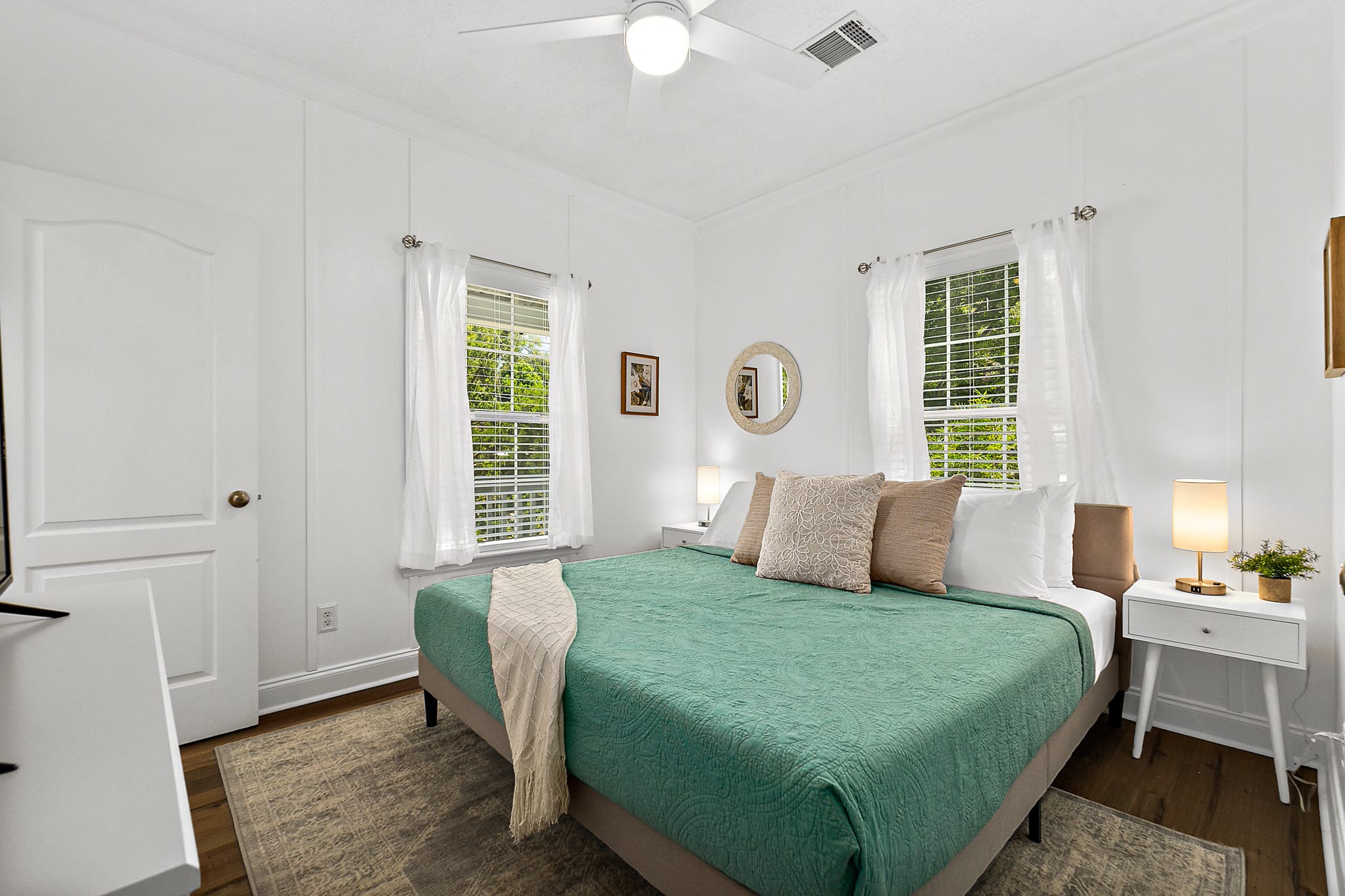 Treetop Cottage - 3 blocks from Historic District — photo 15