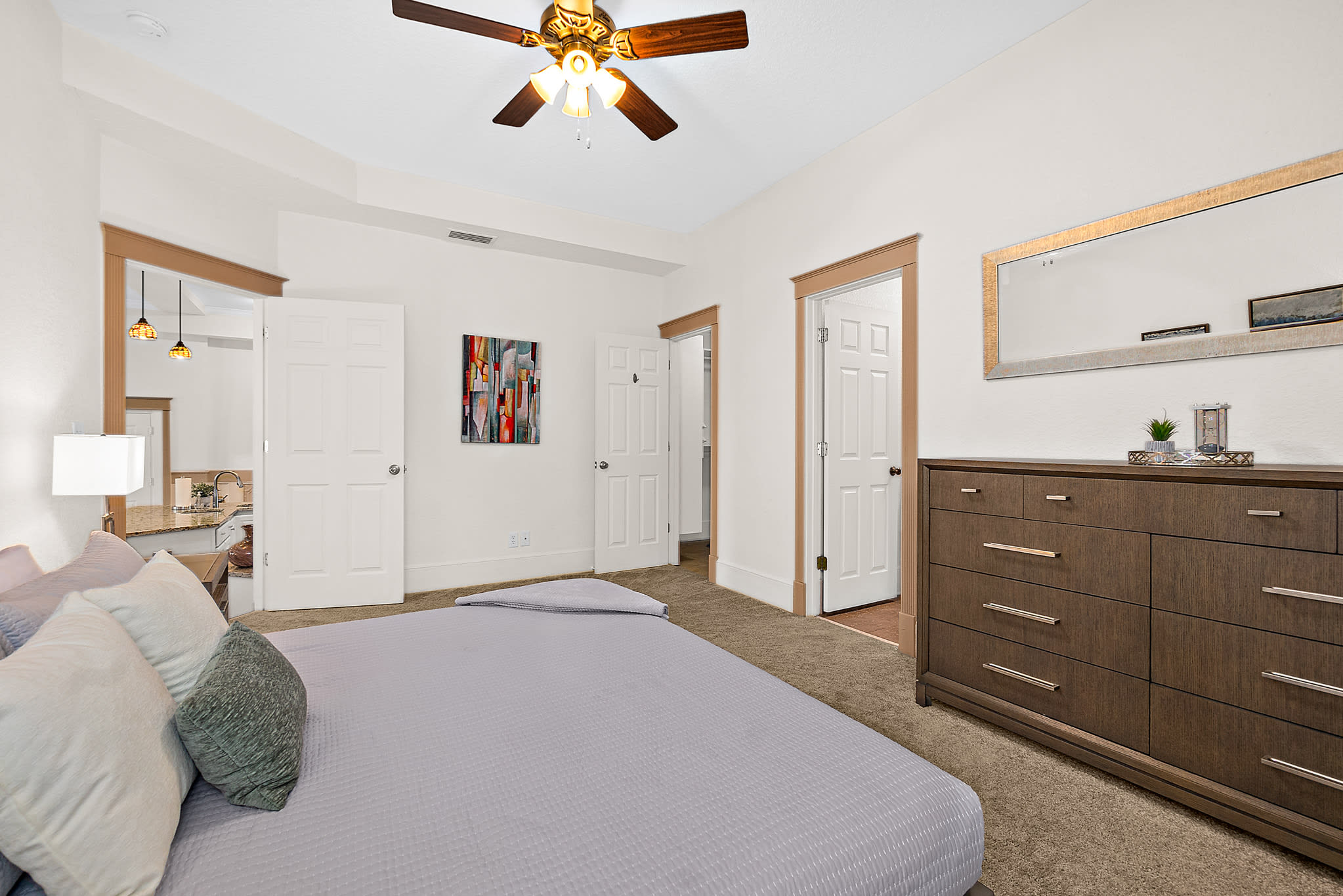 The Ray - 2nd Floor Historic Condo- Walk to DNTN — photo 20