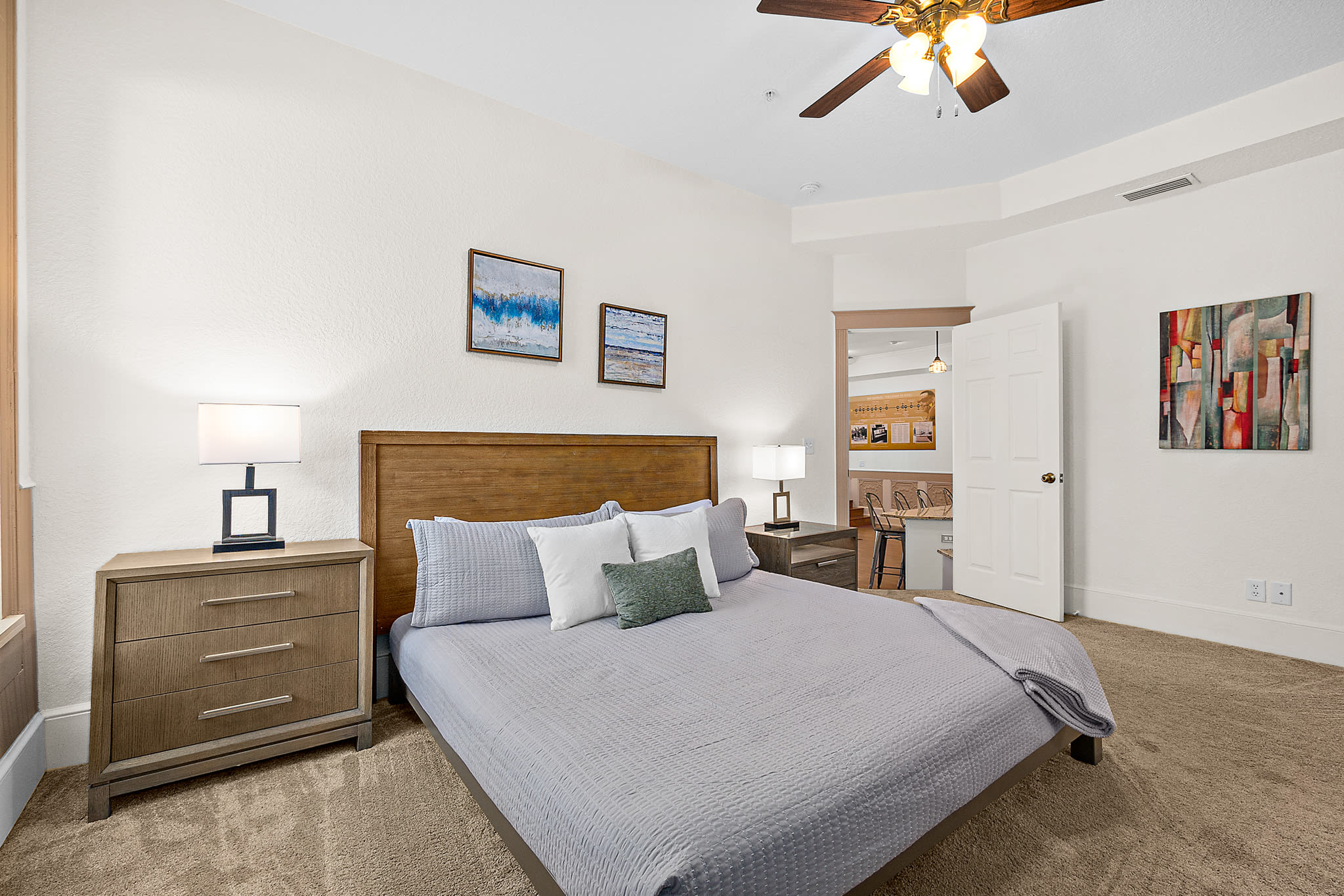 The Ray - 2nd Floor Historic Condo- Walk to DNTN — photo 4