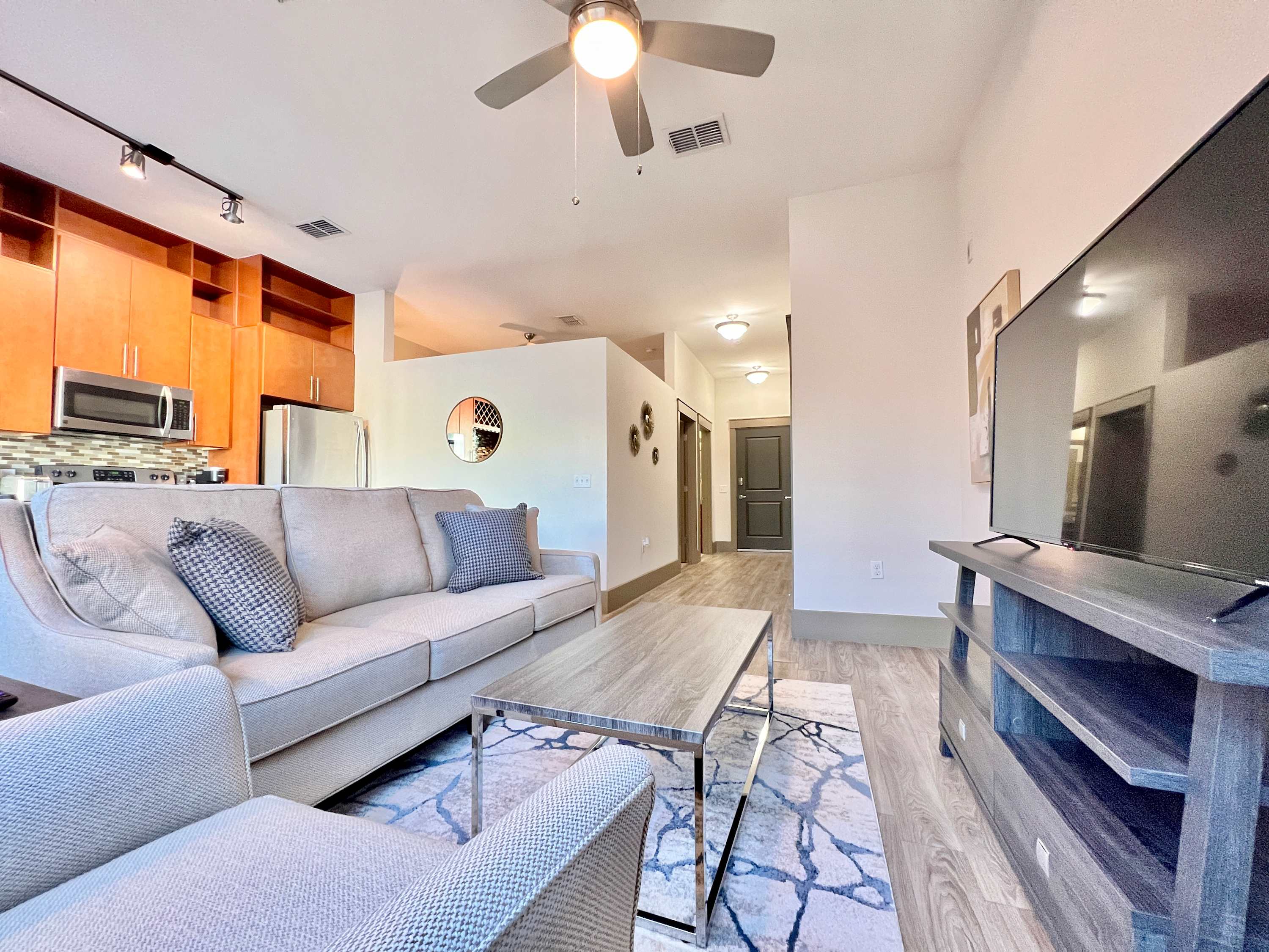1 BR | Westshore Lux Living | Courtyard Pool Views