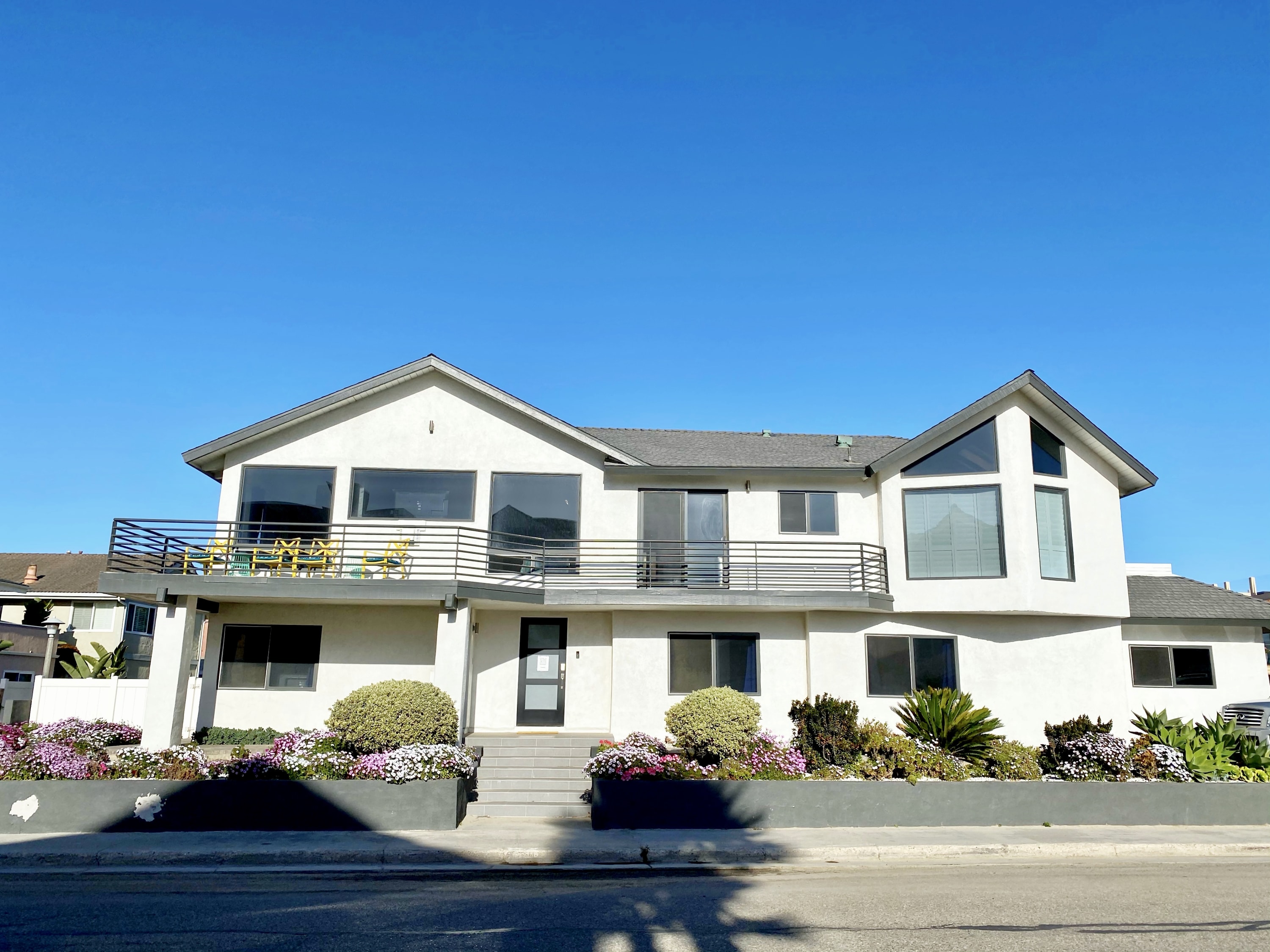 Pacific Dreams at Oxnard Shores. 3 BR 2.5 BA. Remodeled amazing beach location. Ocean Views. Sleeps 8. - Picture 1