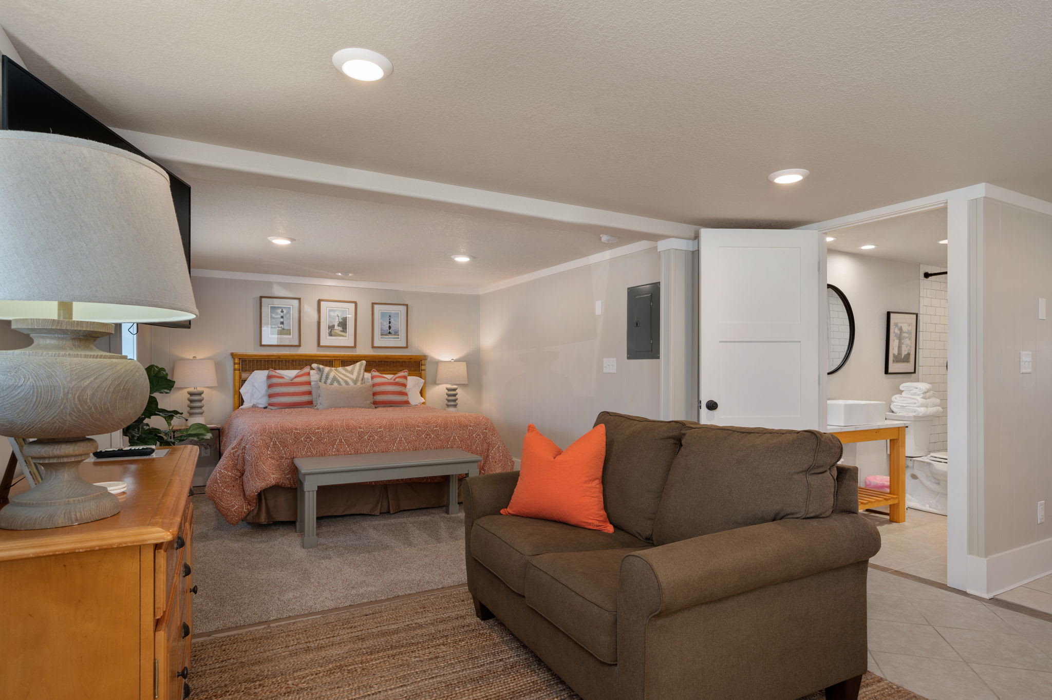 Salt & Light: Charming Contemporary Studio, Dog-friendly and Close to the Beach! — Nags Head, NC — vacation rental