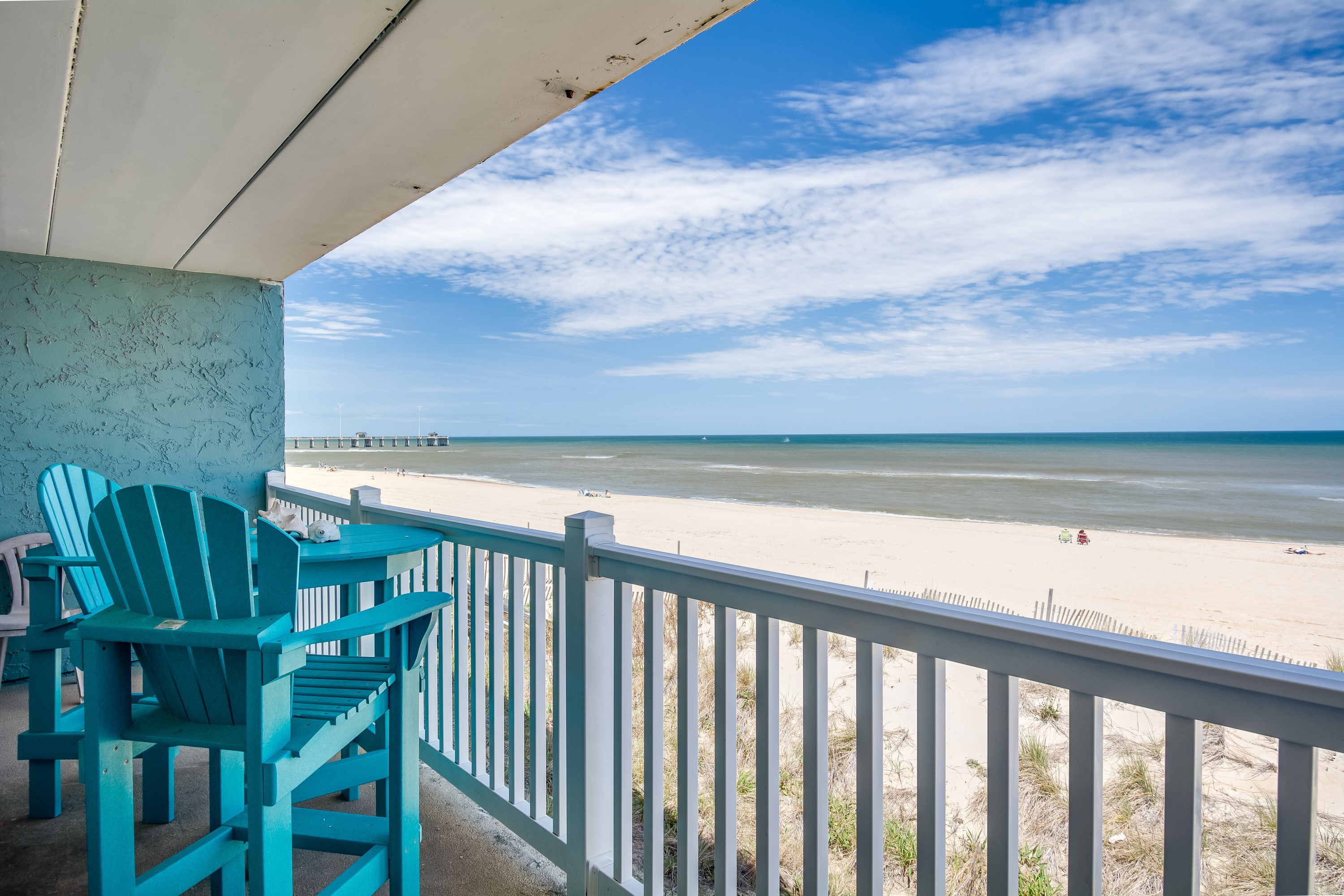 Sweet Southern Pearl: Contemporary PierView Oceanfront Condo with Stunning Views! — Nags Head, NC — vacation rental