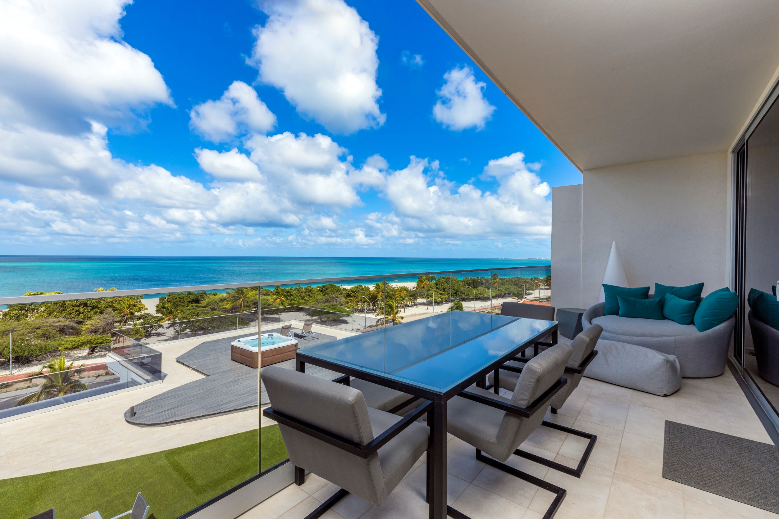 Oceanfront Caribbean Luxury At Its Best! — Noord — vacation rental