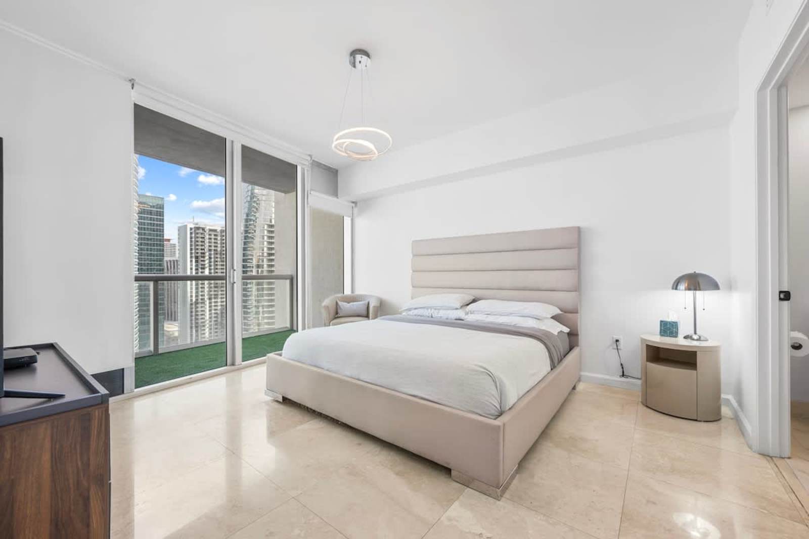 Icon Brickell with Balcony & Ocean Views detail 5