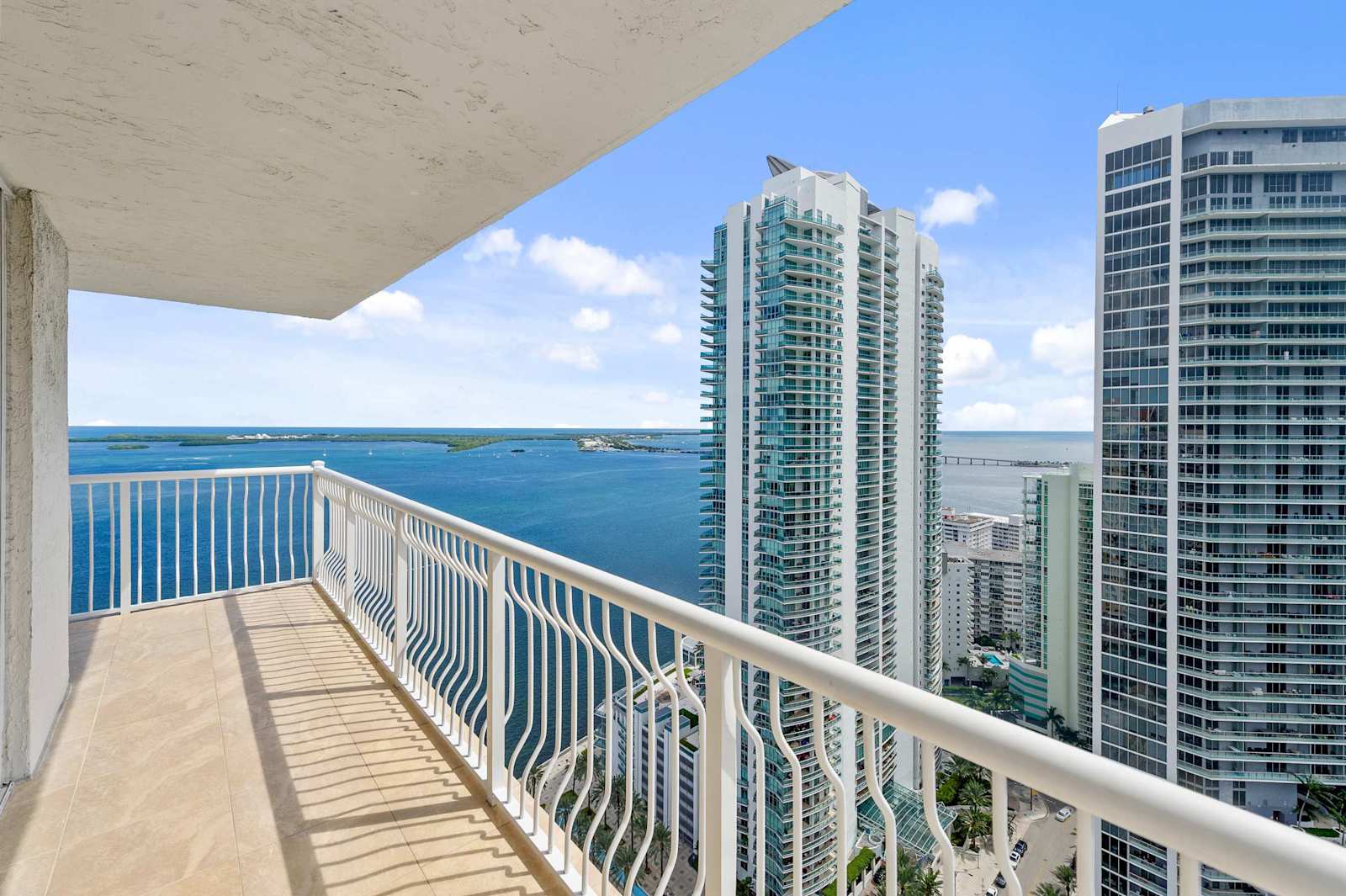 Luxury Brickell Penthouse Ocean Views Rooftop Pool detail 2