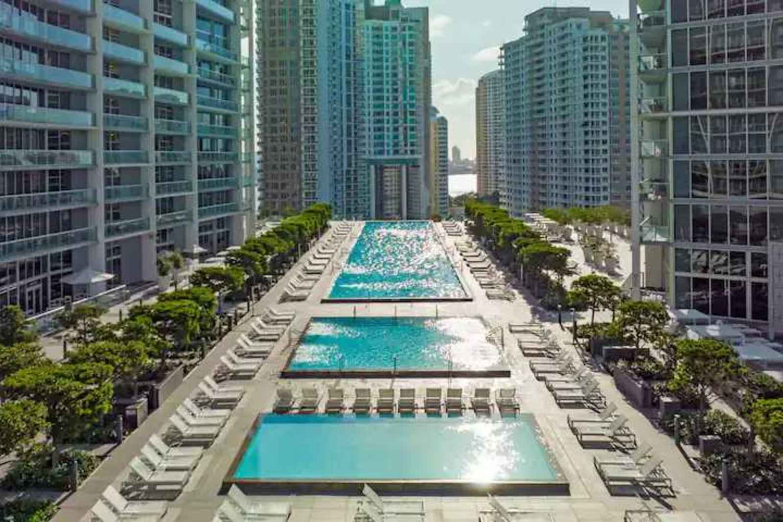 Luxury Penthouse with City and Canal View detail 6