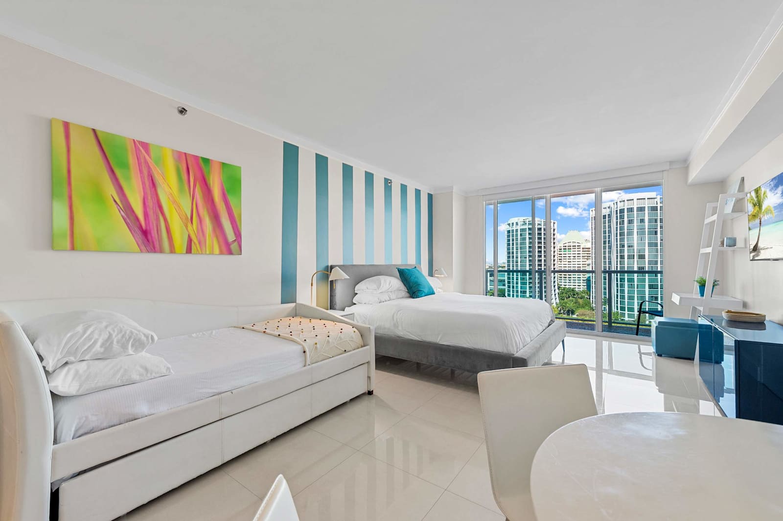 ARYA Luxury Adjoining Suites Ocean View detail 5