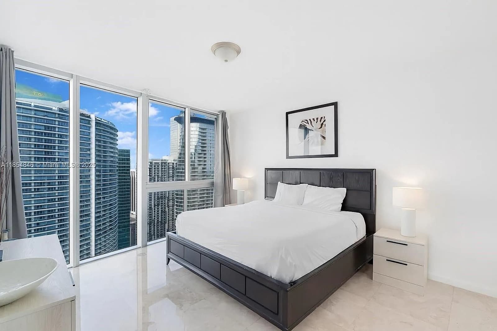 Luxury Penthouse Brickell Water & City Views interior