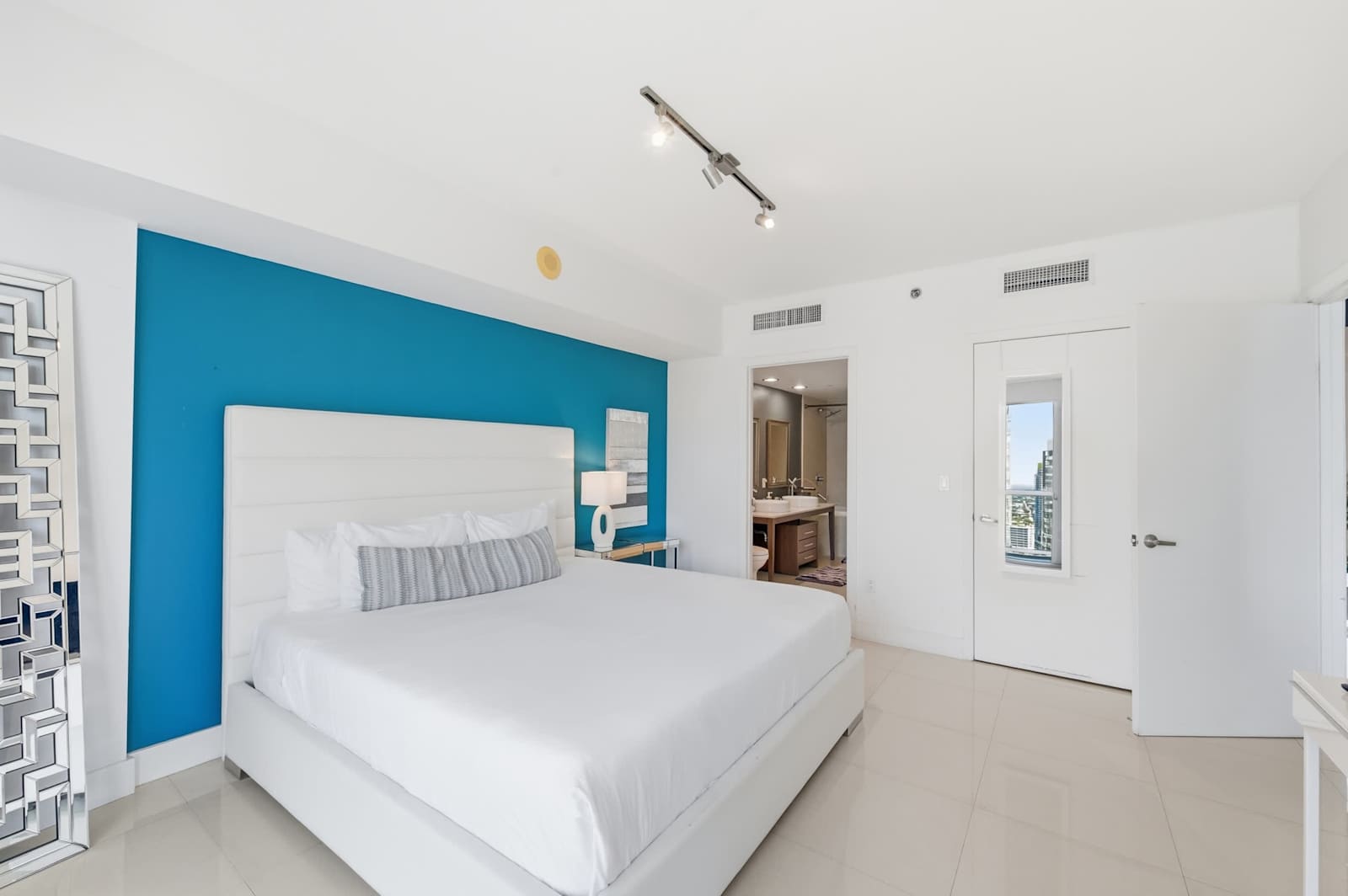 Luxury Brickell Condo with Balcony and City Views interior