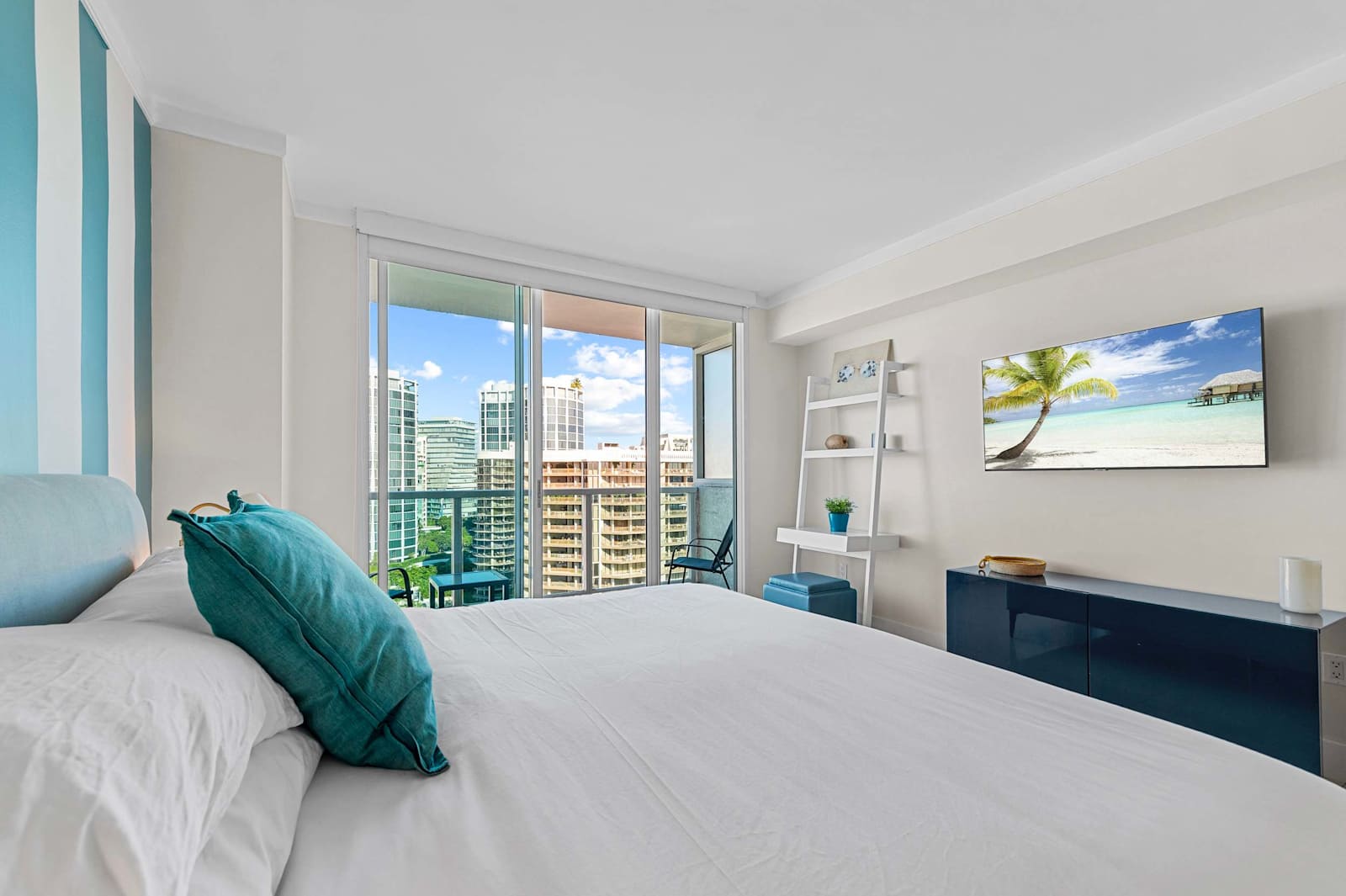 Luxury Ocean View Suite | Coconut Grove detail 3