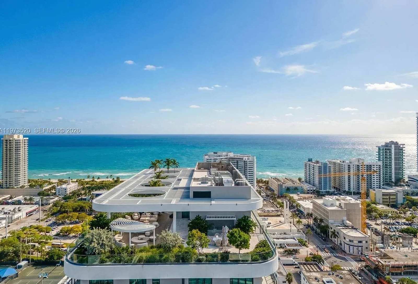 72 Park Luxury Condo with Resort Amenities detail 3
