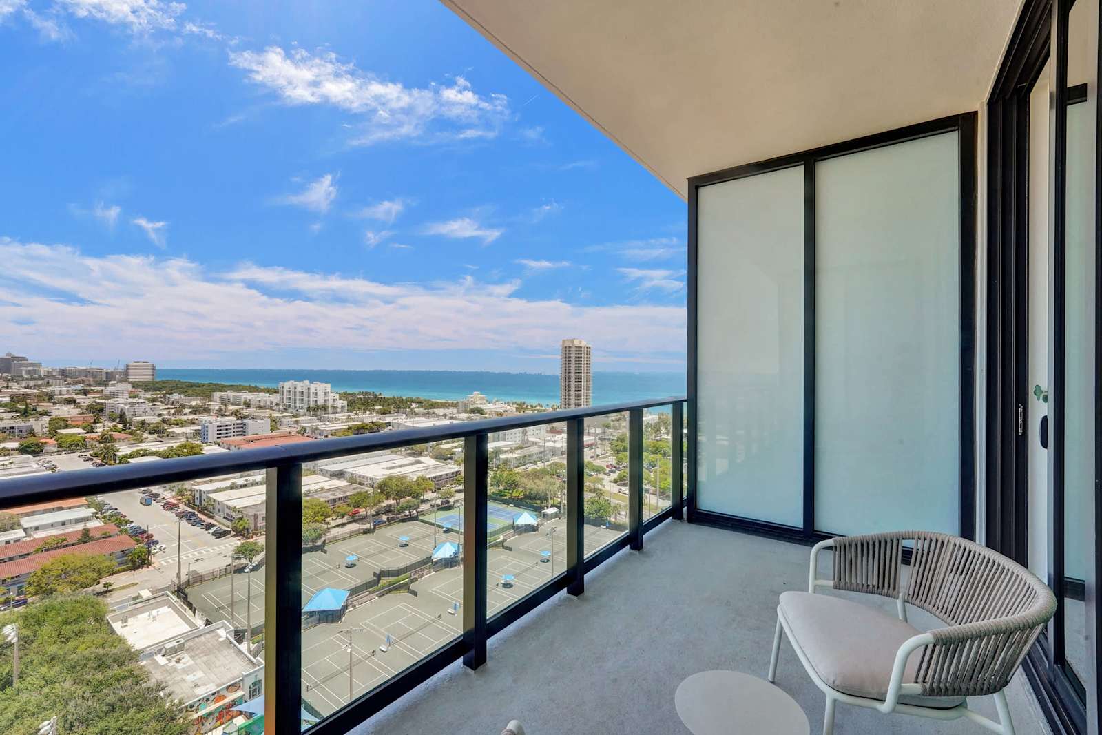 Luxury Ocean View Miami Beach Condo detail 3