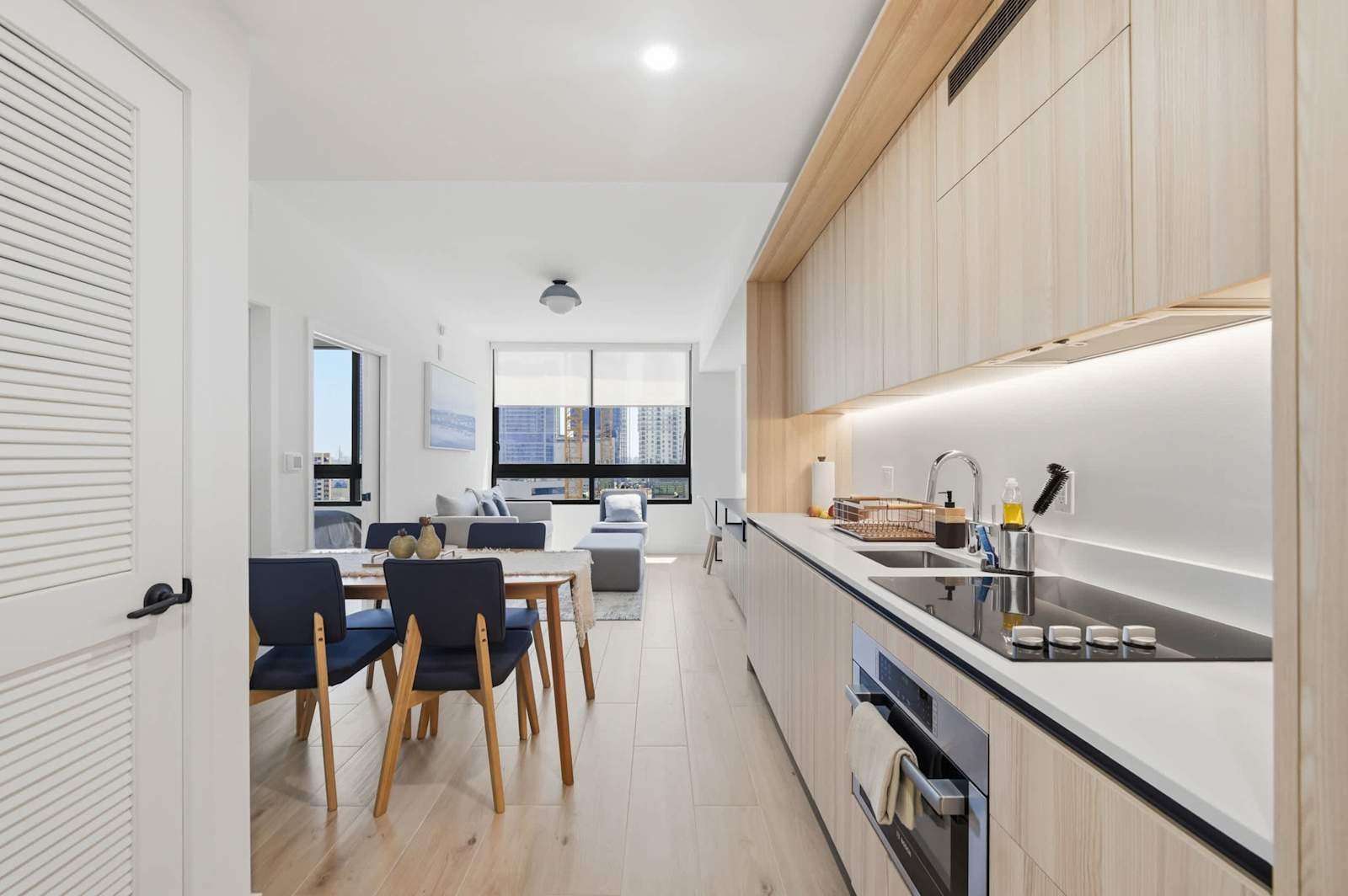 Refined Downtown Miami Residence with Skyline View detail 5
