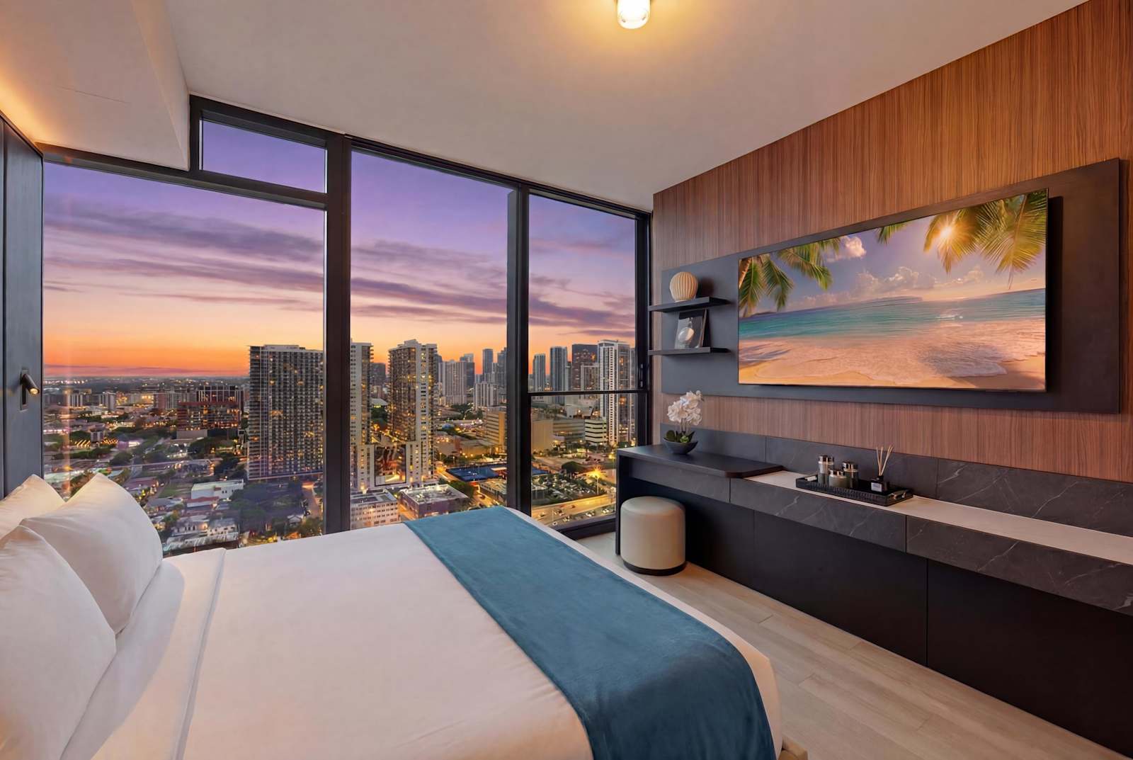 Luxury E11EVEN Residence Pool, Beach Club & Gym living space