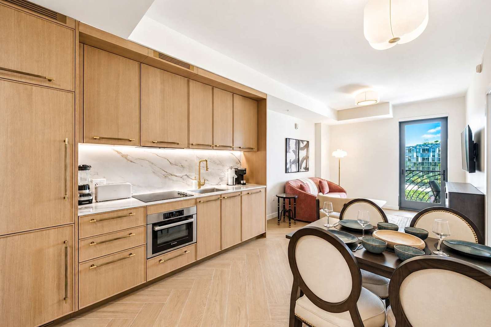Luxury NoMad Wynwood Suite | Pool Resort + Gym living space
