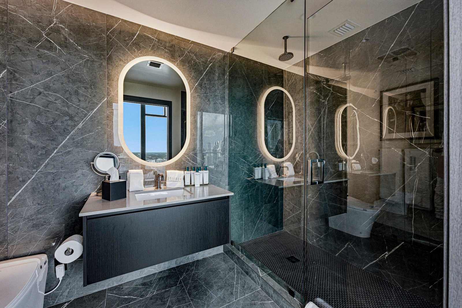 Elegant E11EVEN Residence with ELITE Amenities detail 6