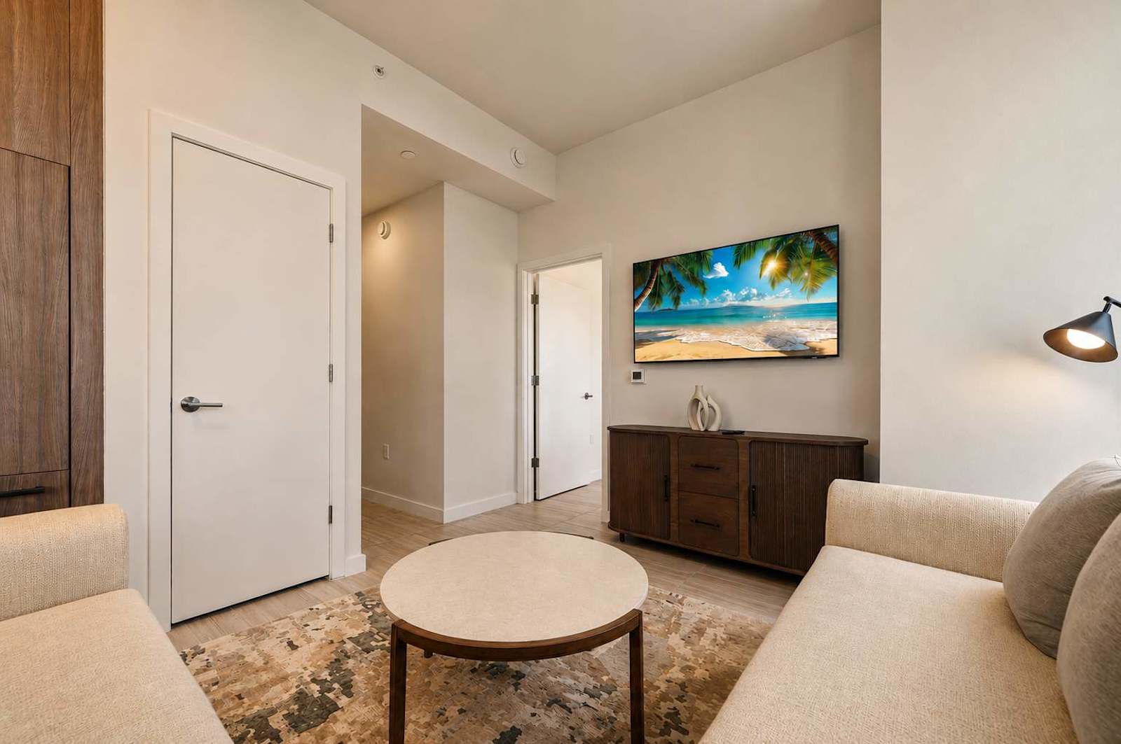 Luxury Penthouse with Panoramic Ocean Views detail 6
