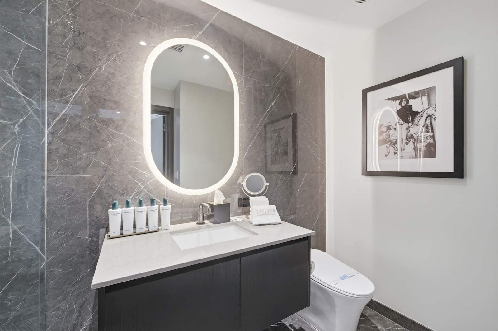 Luxury E11EVEN Studio 50th Floor with Elite Amenities living space