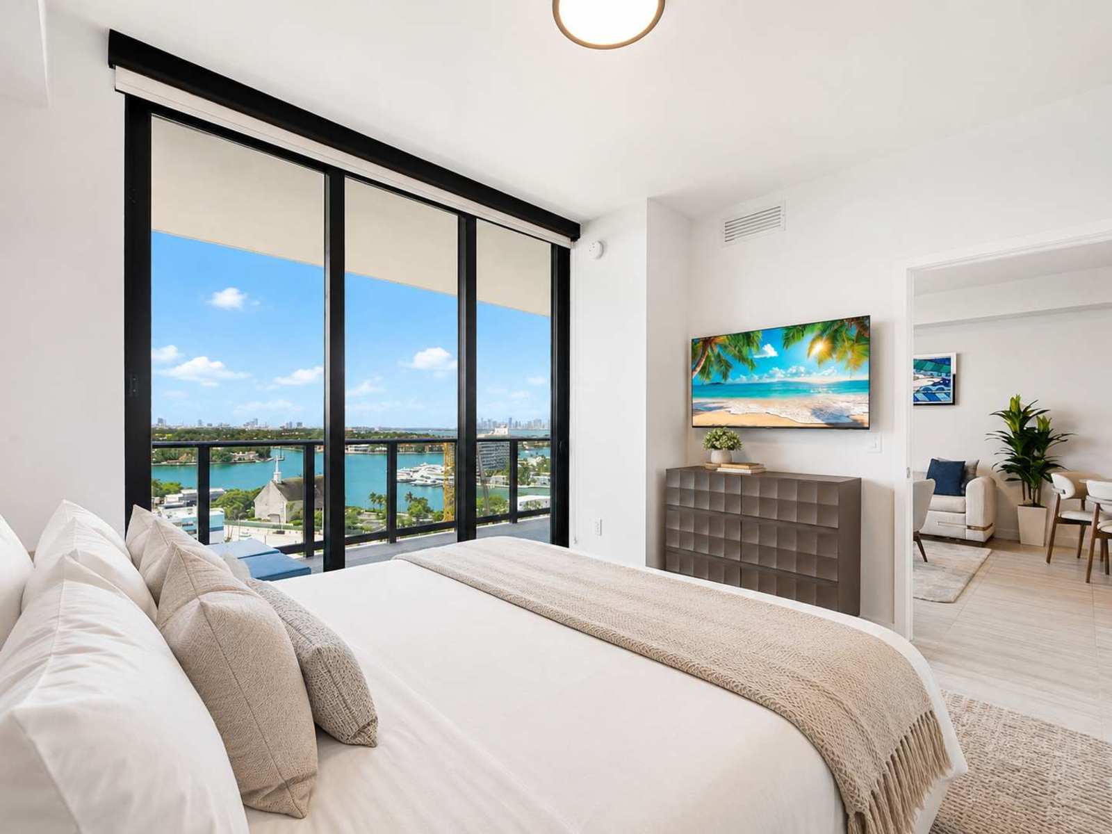 72 Park Luxury Condo with Resort Amenities interior