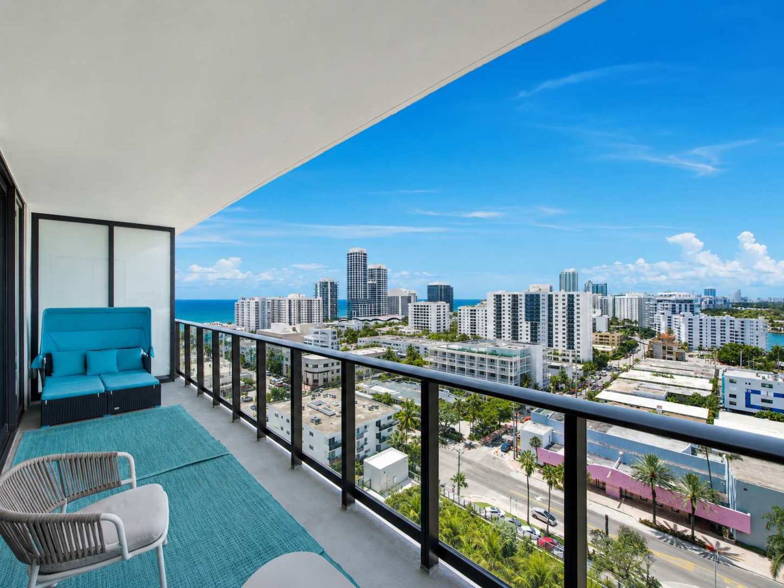 72 Park Luxury Condo with Resort Amenities detail 5