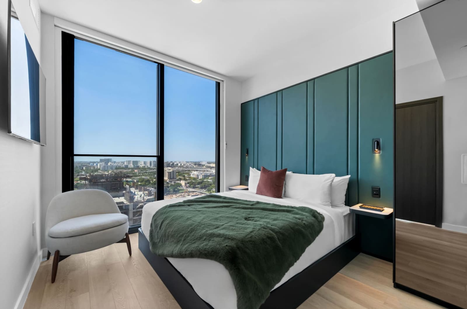 Elite Miami Condo at E11EVEN with Rooftop Pool detail 3