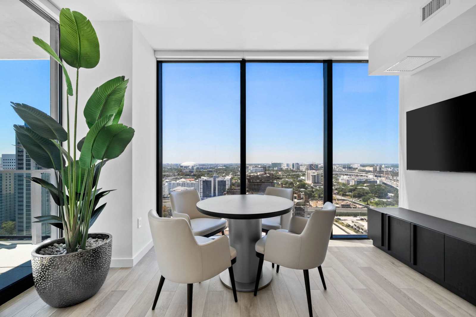 Adjoining Suite at the E11even Residences detail 3