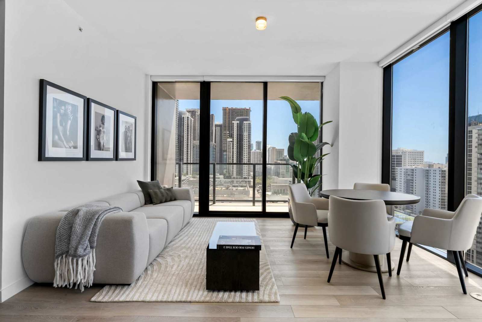E11EVEN 2BR Luxury Stay with ELITE Amenities living space