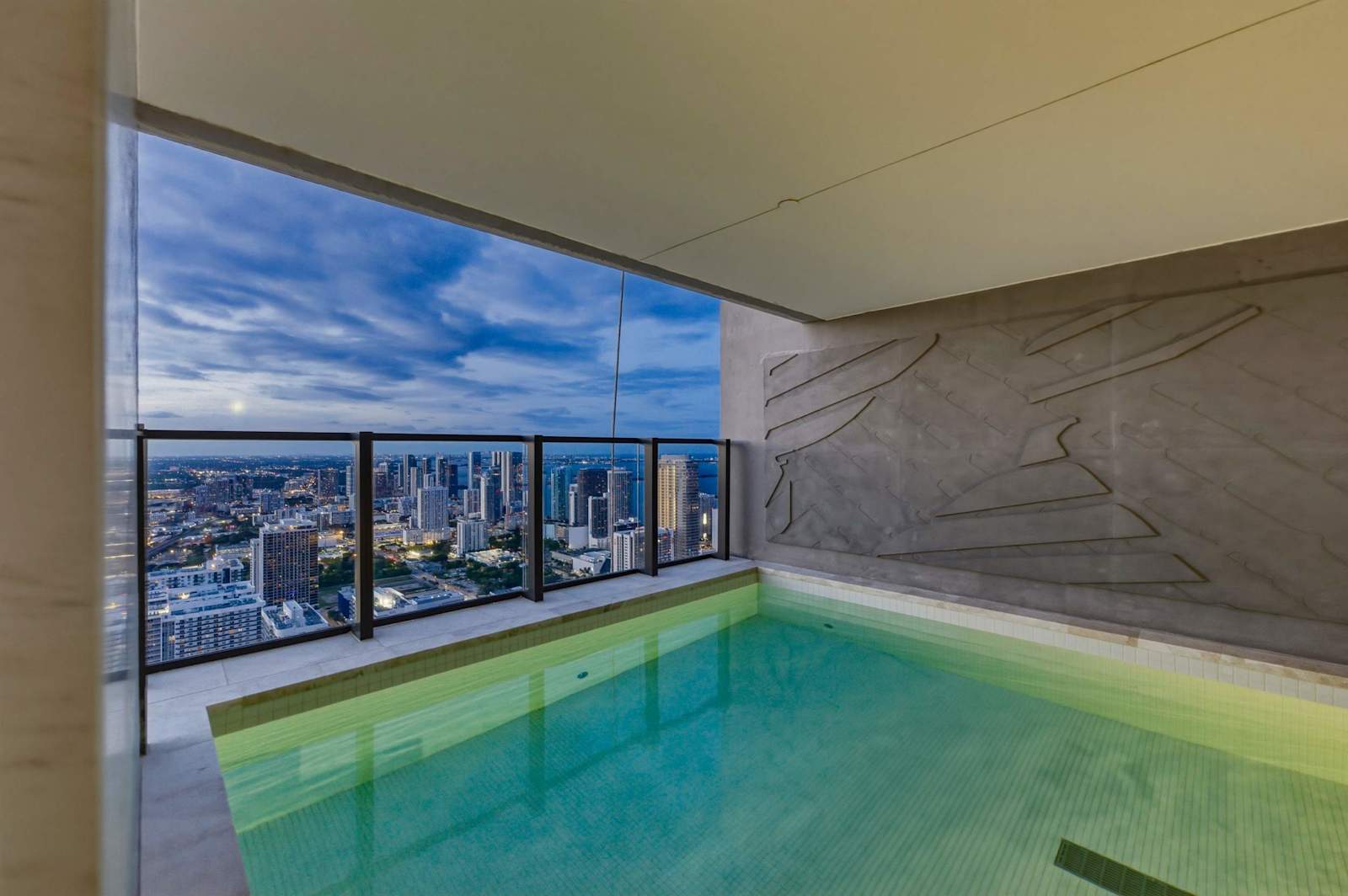 Luxury Top Floor E11EVEN Penthouse Private Pool detail 5