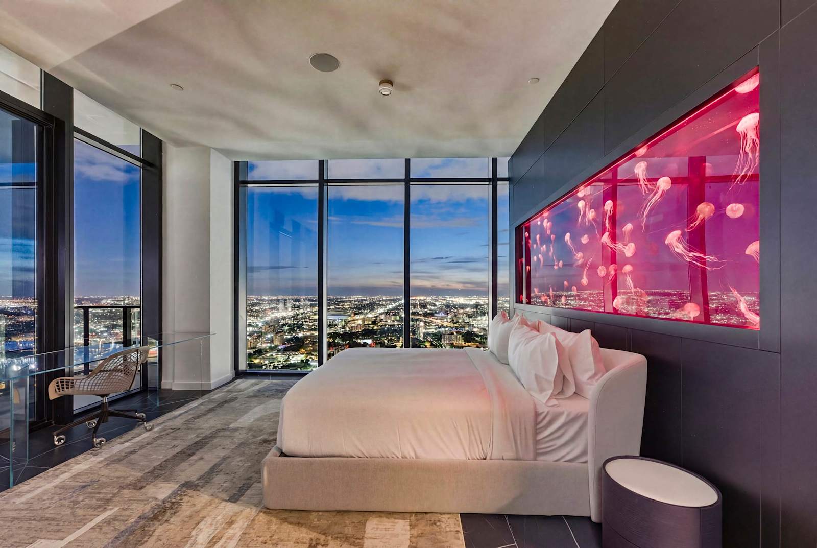 Luxury Top Floor E11EVEN Penthouse Private Pool detail 3