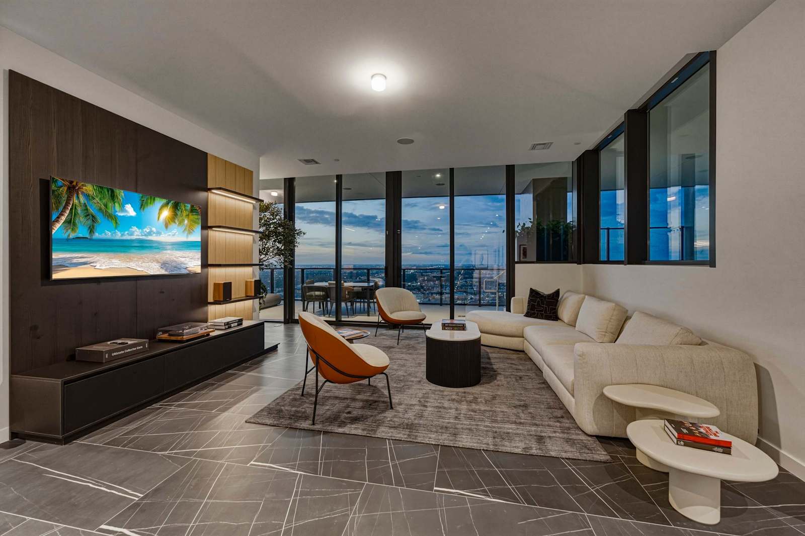 Presidential Penthouse | Private Infinity Pool detail 3