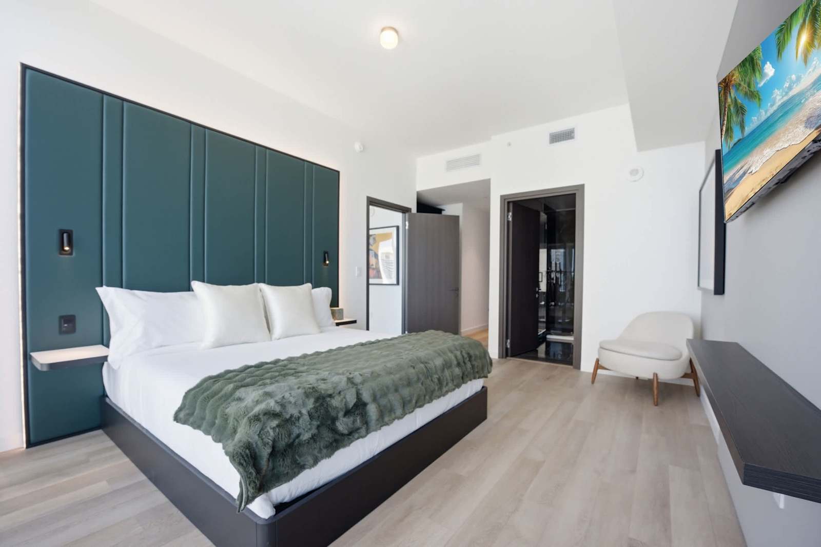 Luxury E11EVEN 1BR Skyline Views & ELITE Amenities detail 5