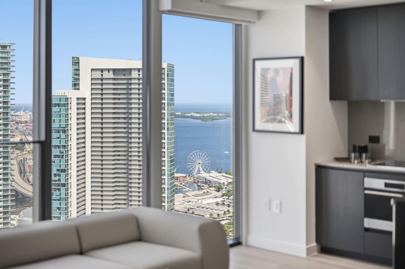 Luxury E11EVEN 1BR Skyline Views & ELITE Amenities detail 6