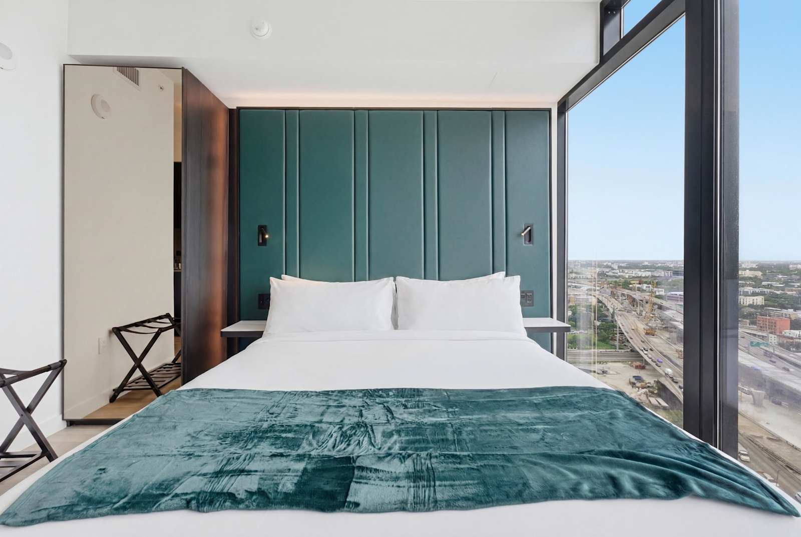 E11EVEN Executive Penthouse Suite with Elite Amenities detail 6