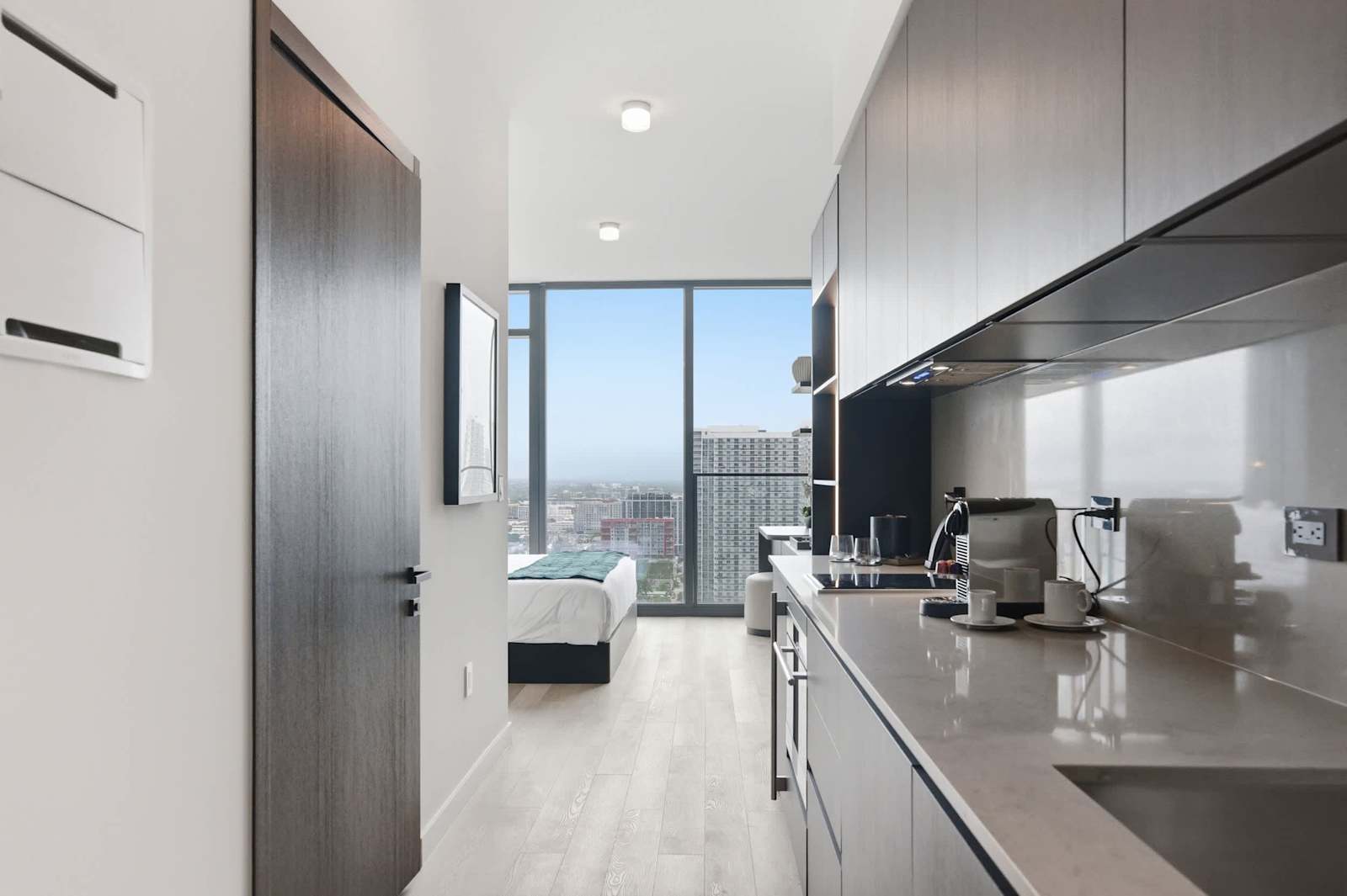 Deluxe E11EVEN Suite with Elite Amenities living space