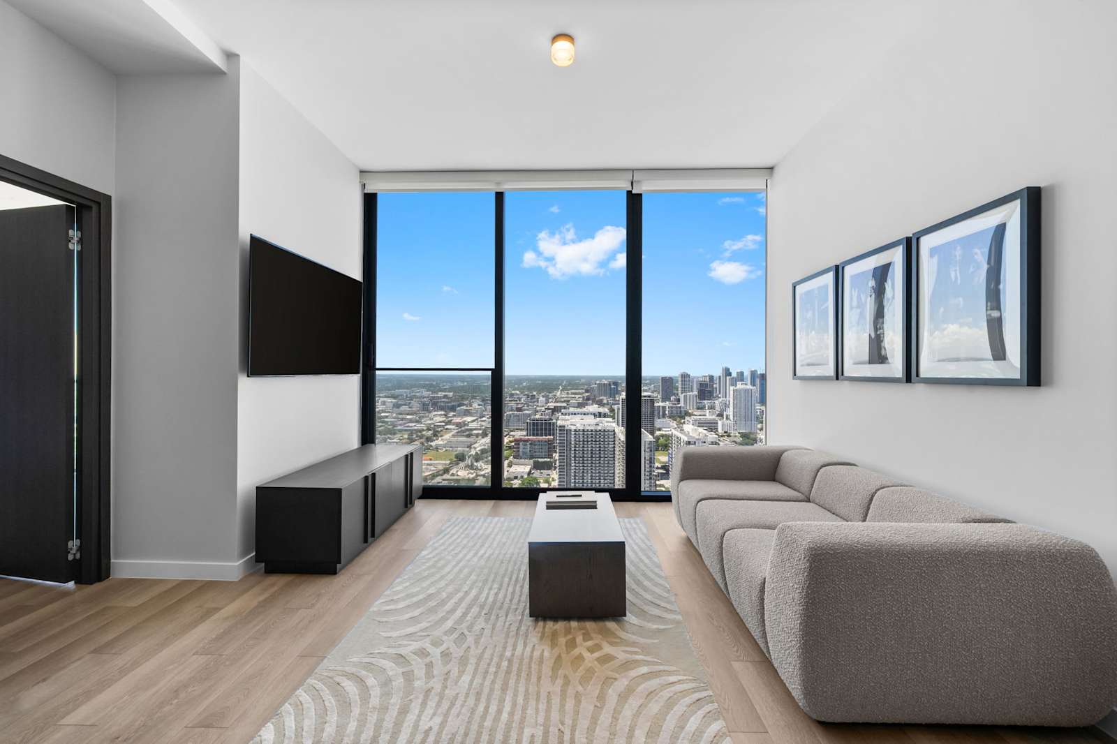 49th Floor E11EVEN 2BR Bay Views ELITE Amenities detail 2